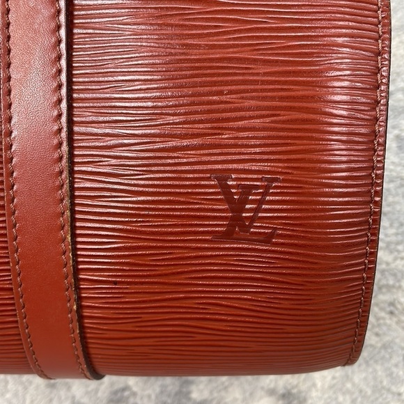Louis Vuitton Epi Soufflot Kenyan Fawn Brownish Burnt Red Round Baguette - Picture 3 of 17